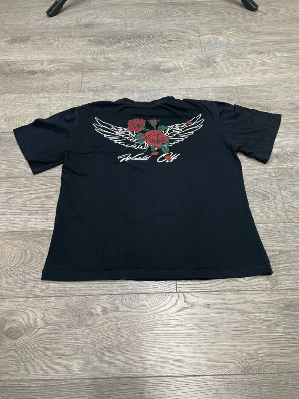 Black Rock Out World Off Graphic Tee Roses and Wings Print T-Shirt‎
